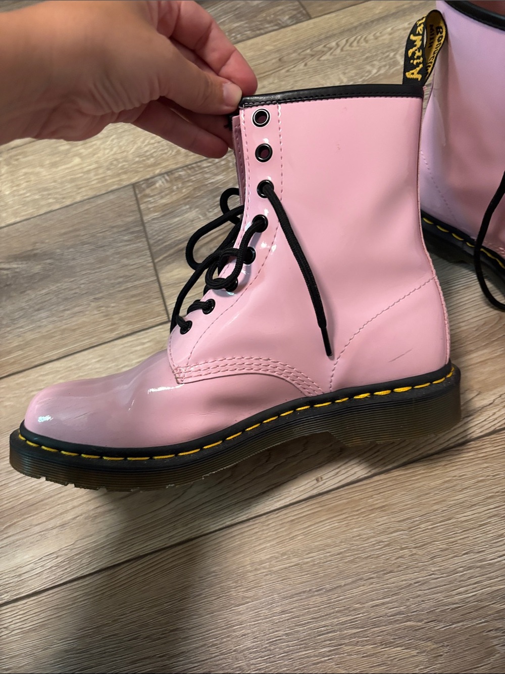 Doc Martens 1460 PATENT  LEATHER LACE UP BOOTS in pale pink size 9 - Picture 5 of 8